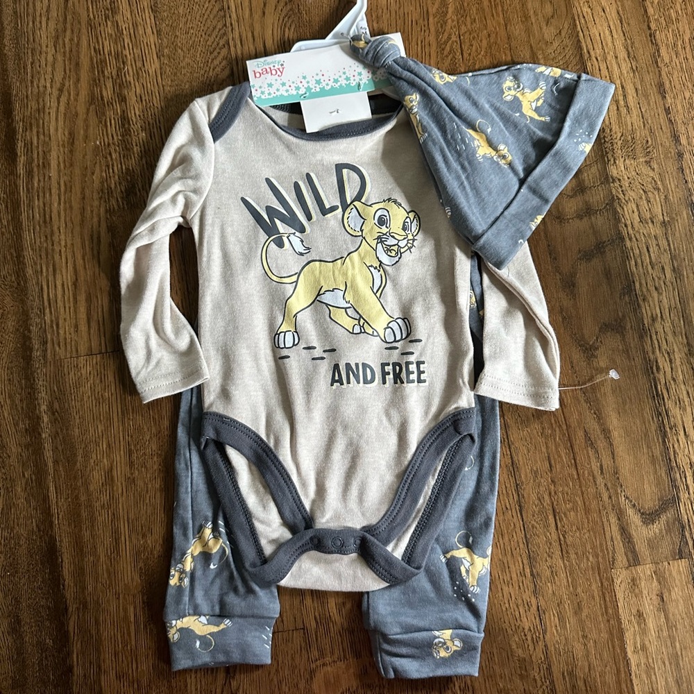 COPY - NWT Disney Simba Set (6-9mo)